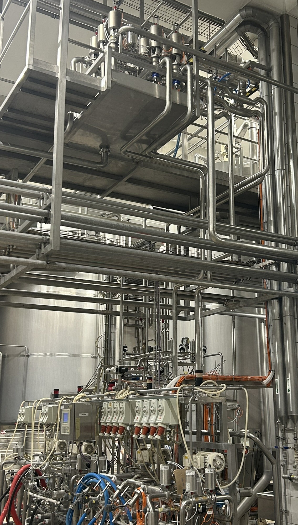 Tube installations in a dairy factory