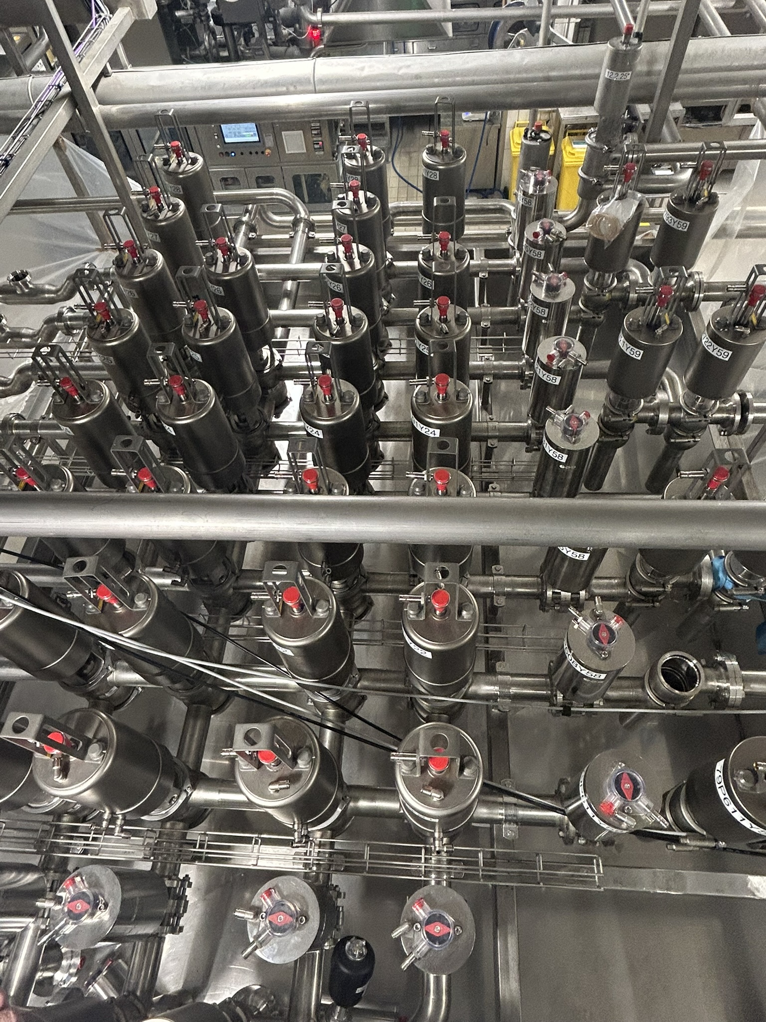 Main valve block of the fresh dairy products production